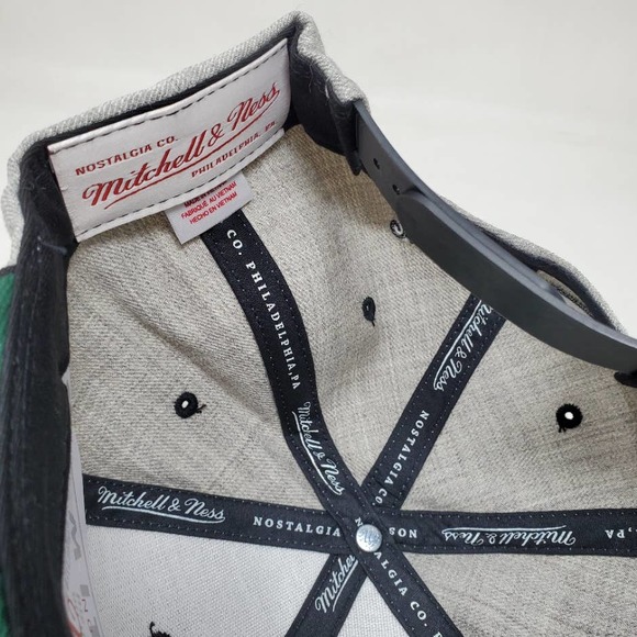 NBA Mitchell & Ness City Bar Script Snapback Cap - Miami Heat - Picture 5 of 5